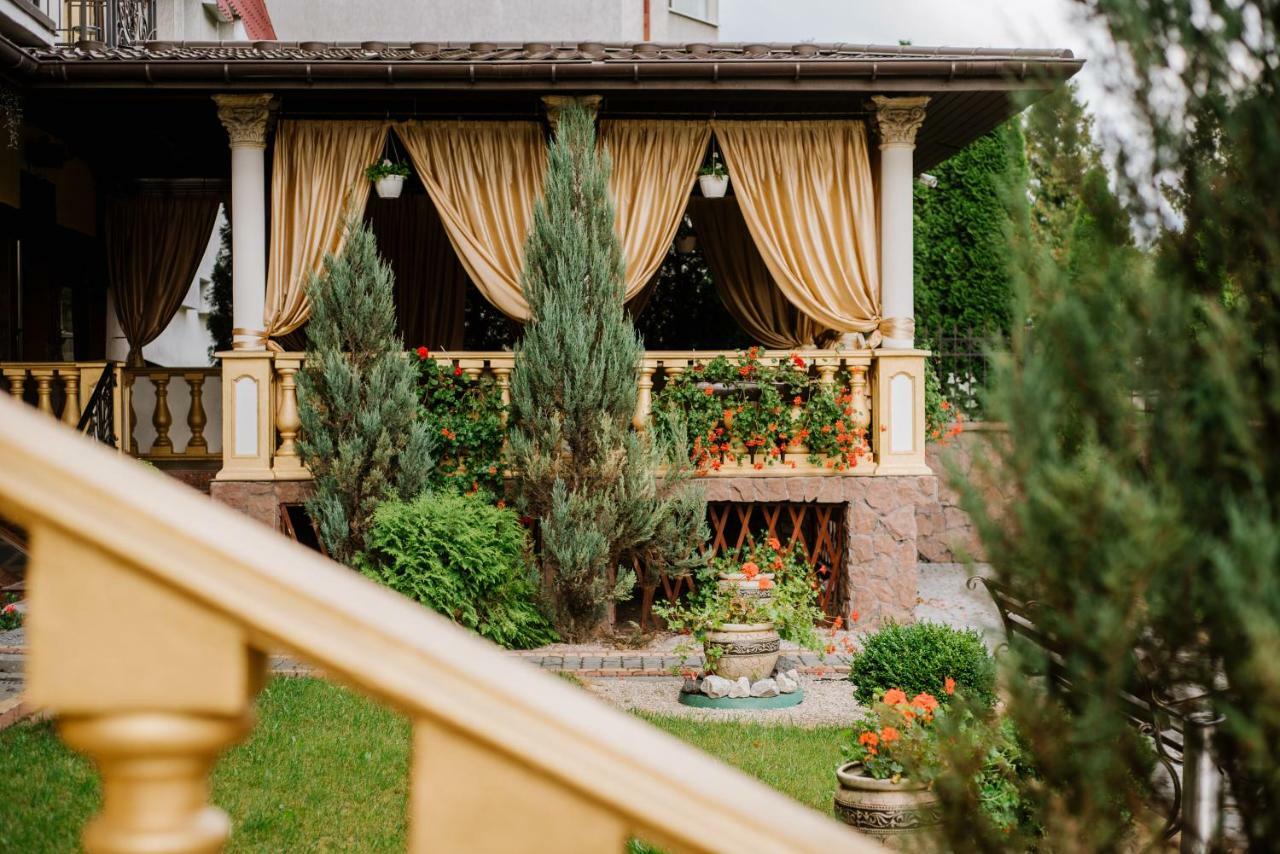 Курортний Готель Золота Корона Truskavets Exterior foto